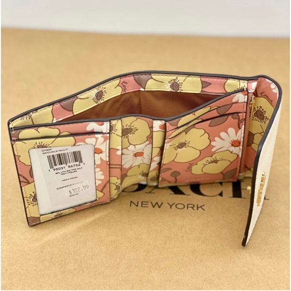 Coach small white Wallet - Picture 4 of 10